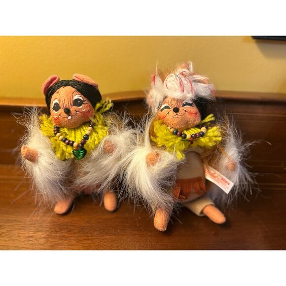 Annalee Thanksgiving Set of 2 Native American Indian Dolls 2004 - Picture 1 of 5